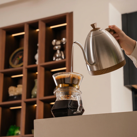 Brewista Artisan Gooseneck Srebrny czajnik 1 l