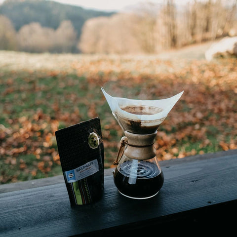 Half Caff Káva s polovičním kofeinem La Boheme Cafe Pražírna výběrové kávy